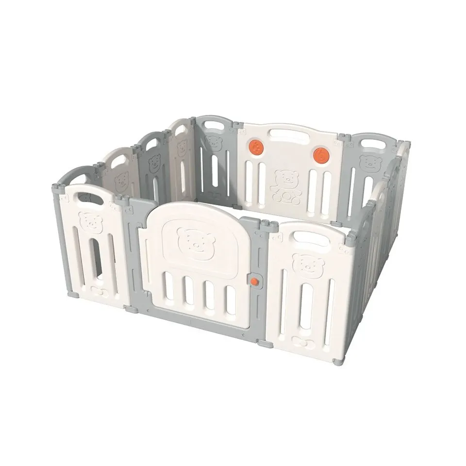 Bebekler için Büyük Çocuk Parkı