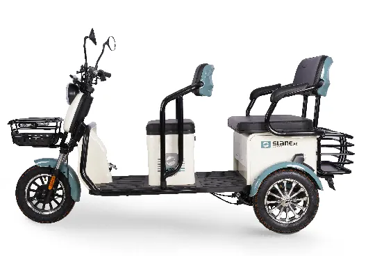 Yaşlı Eğlence Scooter'ı